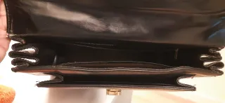 Bolso piel negro retro rígido