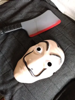  Máscara la casa de papel y Cuchillo Sangriento