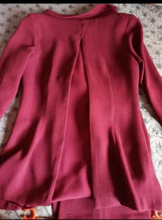 Traje juvenil Zona City color Burdeos