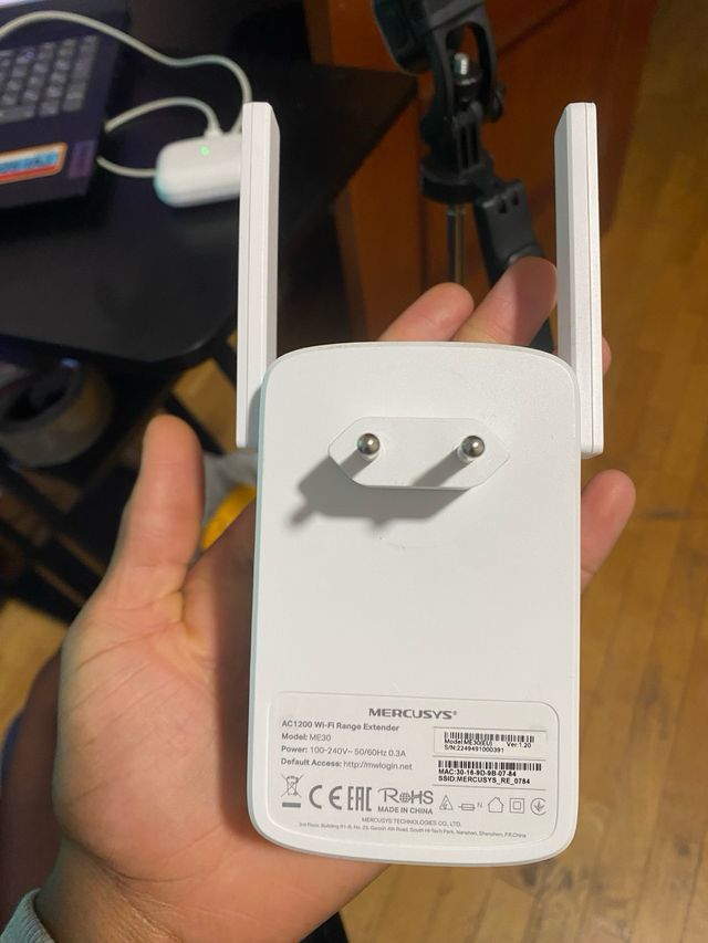 MERCUSYS AC1200 Wi-Fi Range Extender ME30