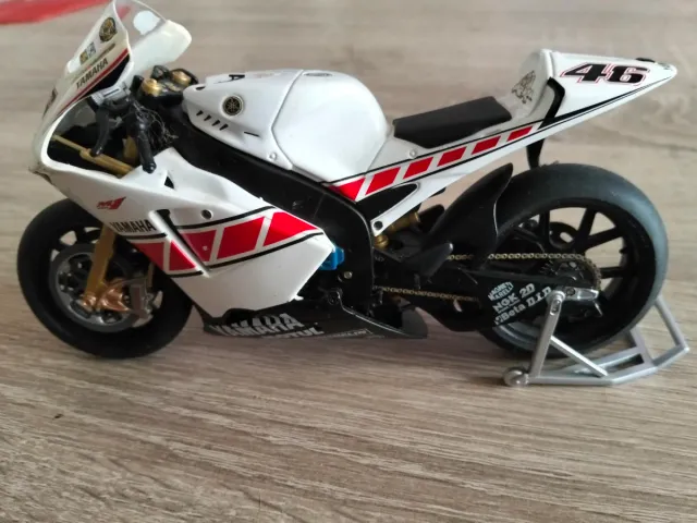 Moto Yamaha Escala 1/12 Colección