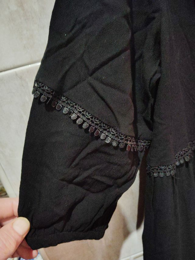 Vestido negro largo con encaje