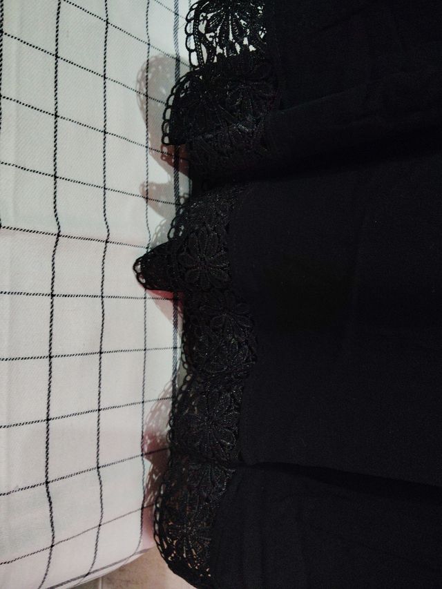 Vestido negro largo con encaje