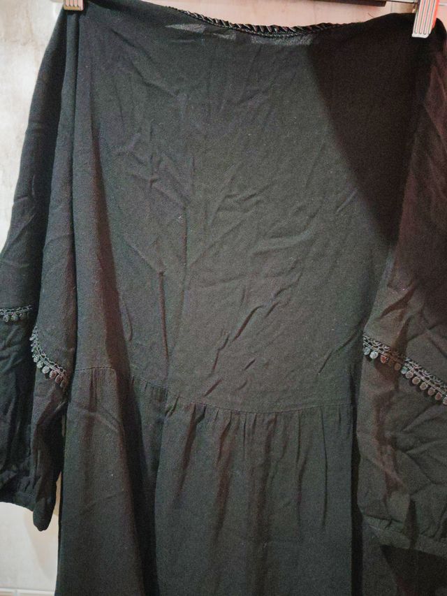 Vestido negro largo con encaje