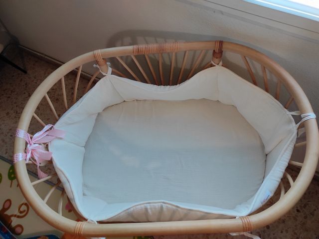 Cuna java ratán sin usar marca cucos baby
