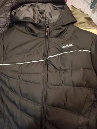 Giacca imbottita nera da donna Reebok