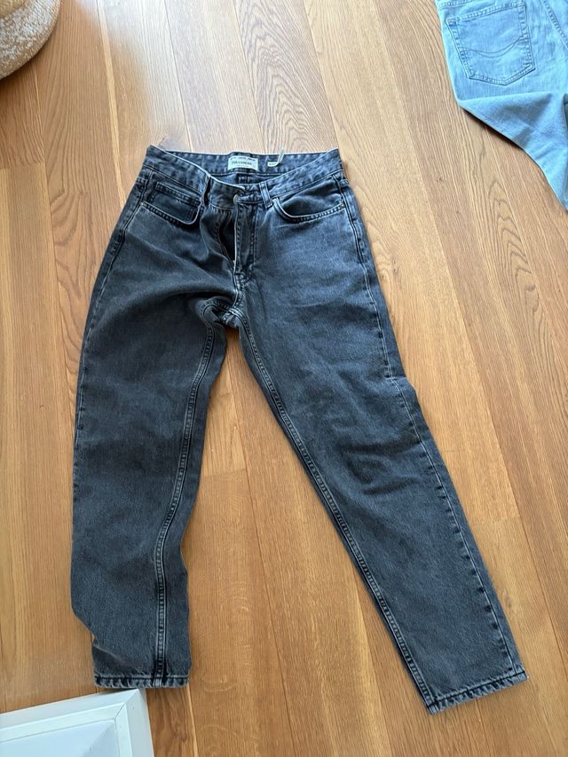 Vaqueros Pull&Bear grises