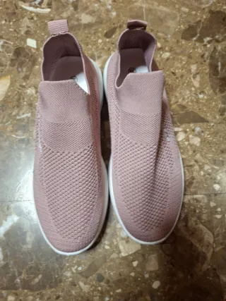 Scarpe sportive da donna rosa. Taglia 39.