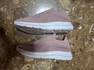 Scarpe sportive da donna rosa. Taglia 39.