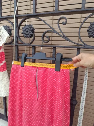 Traje de flamenca rojo y beige