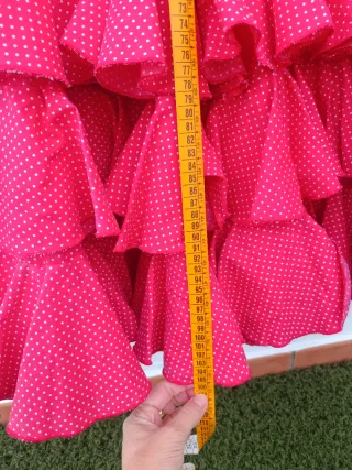 Traje de flamenca rojo y beige