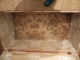 Baúl antiguo de madera y metal. "Steamer trunk"