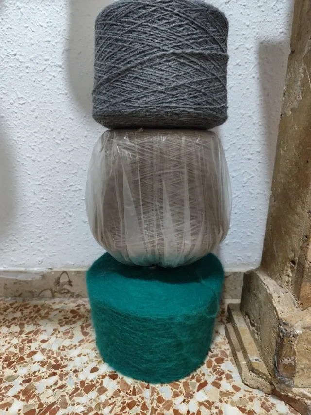 Lote 3 ovillos lana (gris, beige, verde)