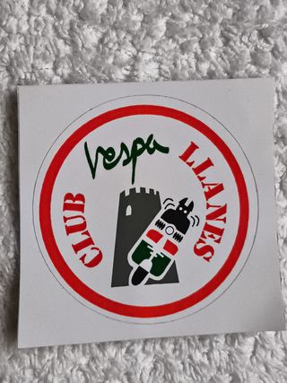LLANES CLUB VESPA  8° KEDADA PEGATINAS + CHAPA