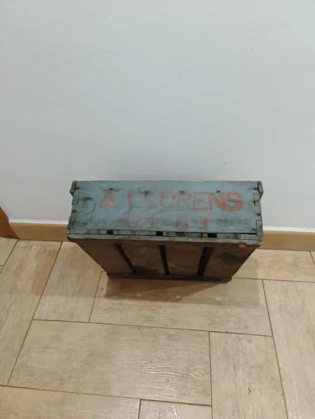 Vecchia scatola per bottiglie Allorens Olot