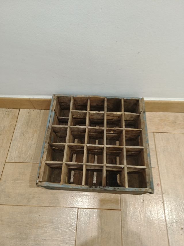 Vecchia scatola per bottiglie Allorens Olot