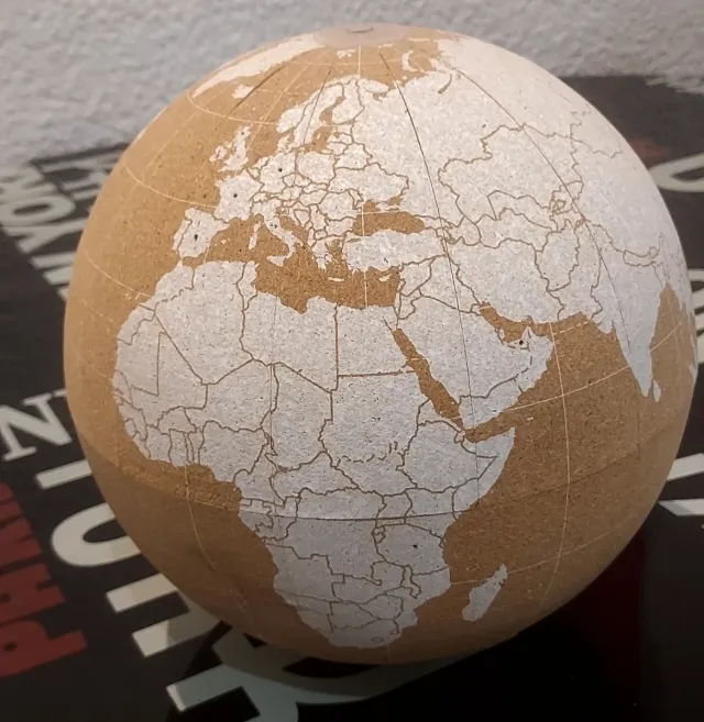 Globo terráqueo de corcho para pins