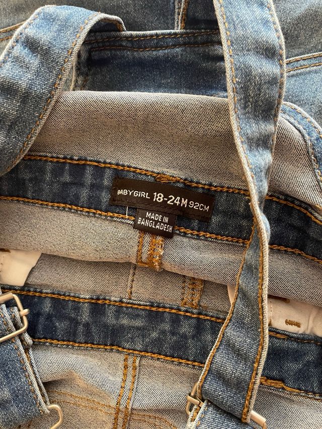 Peto vaquero bebé con encaje