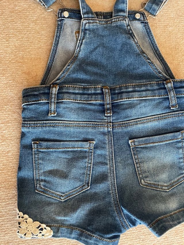 Peto vaquero bebé con encaje