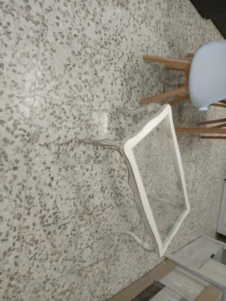 Mesa auxiliar de cristal y madera