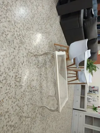 Mesa auxiliar de cristal y madera