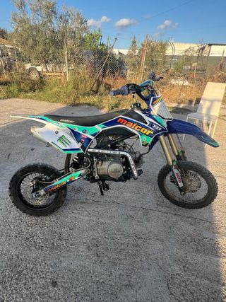 Moto 125 Malcor XZF