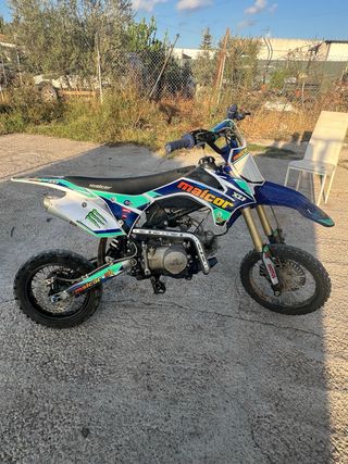 Moto 125 Malcor XZF