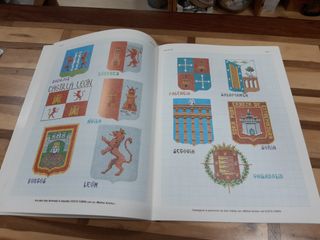 Lote de revista y dos patrones para punto de cruz