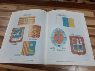 Lote de revista y dos patrones para punto de cruz