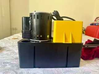 Bomba de condensados negra y amarilla