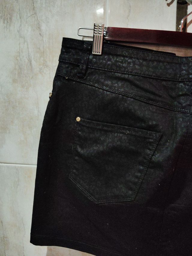 Falda negra vaquera mujer