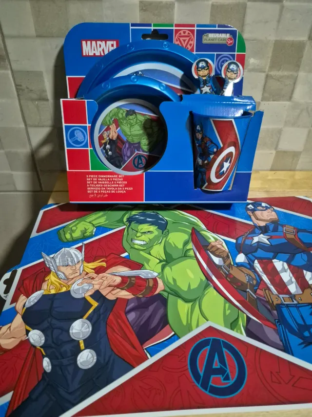 Set Vajilla Infantil + Individual Marvel