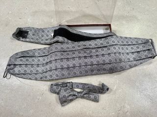 Cummerbund & Bow Tie Set. Faja y pajarita de seda 