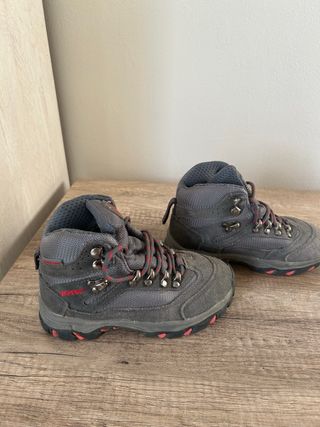 Botas de montaña infantiles grises