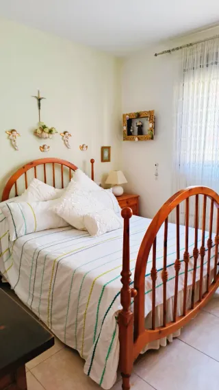 Cama provenzal 135x190 + 2 mesillas