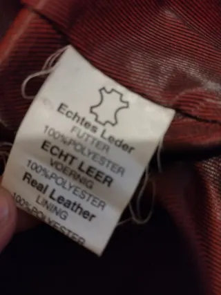 Cazadora de cuero granate