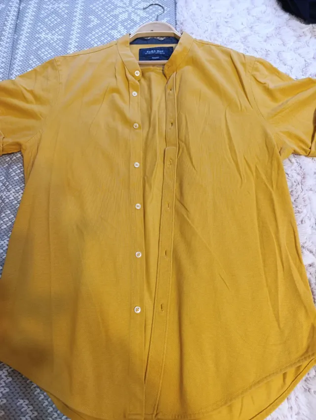 Lote de dos camisas talla l y m 