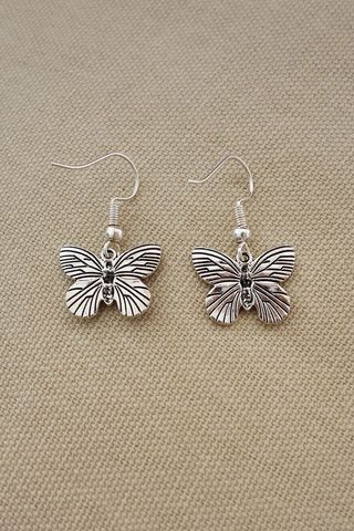 Pendientes mariposas plateados con cierre gancho