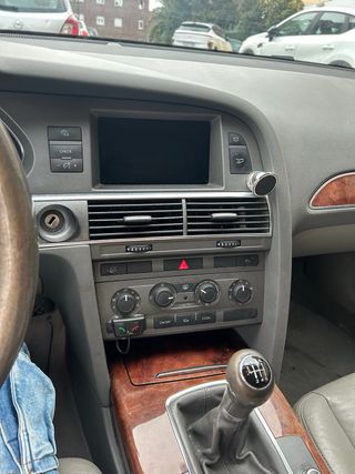 Audi A6 V6 2.4 177 CV