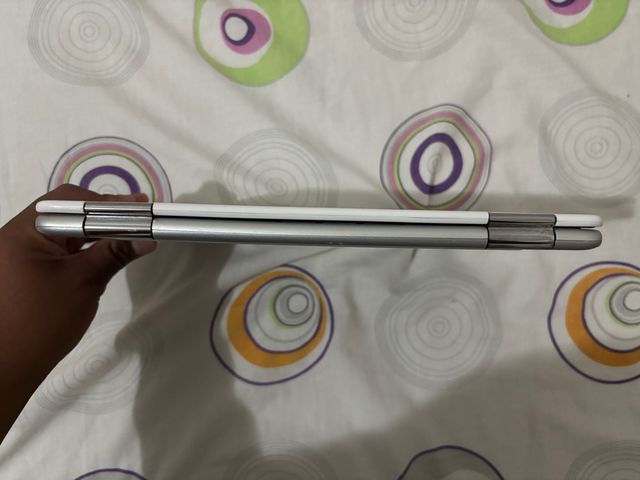 Computer portatile HP Pavilion x360 bianco