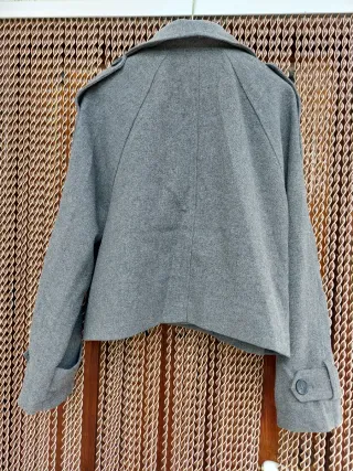 Chaqueta abrigo corto gris