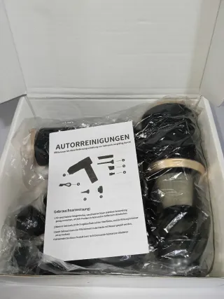 Aspiradora YP-106PRO Negra y Gold