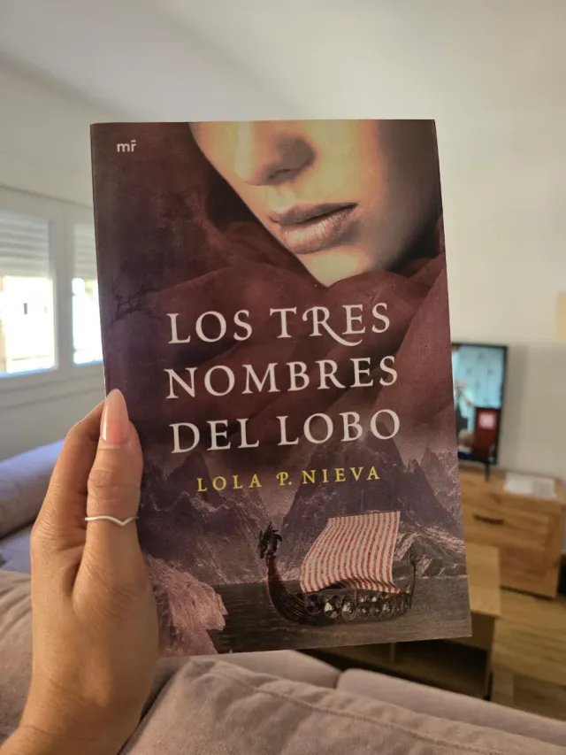 Los tres nombres del lobo.