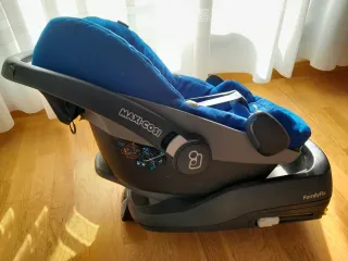 Maxi-Cosi  + Base FamilyFix Isofix