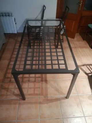 Mesa de salón cristal y metal