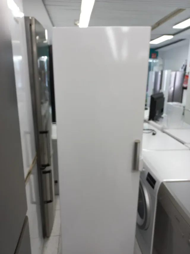 Nevera vertical balay a++ diseño moderno