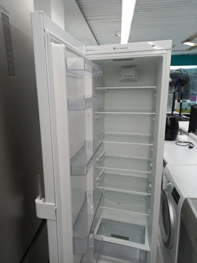 Nevera vertical balay a++ diseño moderno