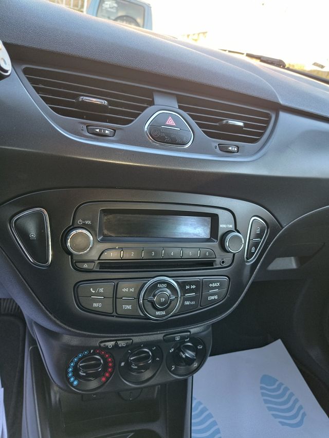 Opel Corsa 2017.POCOS KILOMETROS .COMO NUEVO.V.O