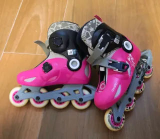 Patines en línea con protecciones y bolsa
