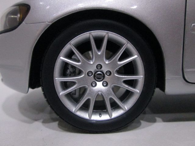 1/18 Volvo C70 T5 Cabrio de 2006 - MotorArt